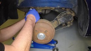 How to Replace the rear shock absorbers on the Peugeot 206 1998 to 2001