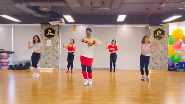 Feliz Navidad Bachata / Rodrigo Ace · Amalya Zumba By ZinGourav