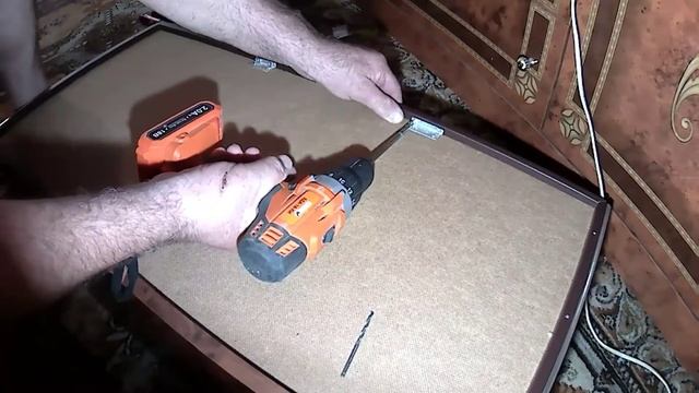 Эта проблема есть у многих : выпадает дно ящика.Устраняем. Гарантия пожизненная! Guru from the USSR смотреть онлайн