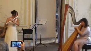 Игра на арфе и флейте