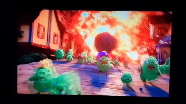 The Angry Birds Movie (2016) Big Explosion On Pigs City of Piggy Island (5th Anniversary Edition) смотреть онлайн