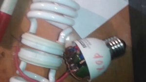 Как я сделал вечную лампочку из двух перегоревших экономок - СВЕТИТ УЖЕ 4 ГОДА!