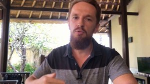 Женская игра: “Хвали меня”