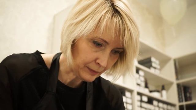 Европейское окрашивание седины. Стилисты Эстетикос Наталья Духова и  Ольга Гудкова. 2019 г. mp4