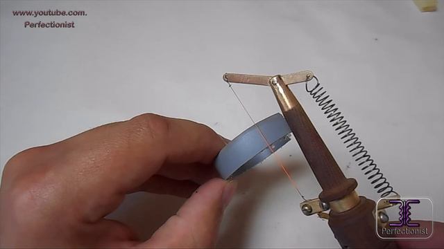 Самодельный РЕЗАК ДЛЯ ЗАЧИСТКИ ПРОВОДОВ, РЕЗКИ ПЛАСТМАССЫ И ПЕНОПЛАСТА.