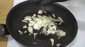 Тарталетки из слоёного теста с курицей и шампиньонами