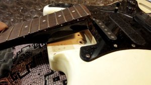 Регулировка угла грифа  FENDER STRATOCASTER