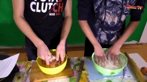 Парни готовят Посикунчики