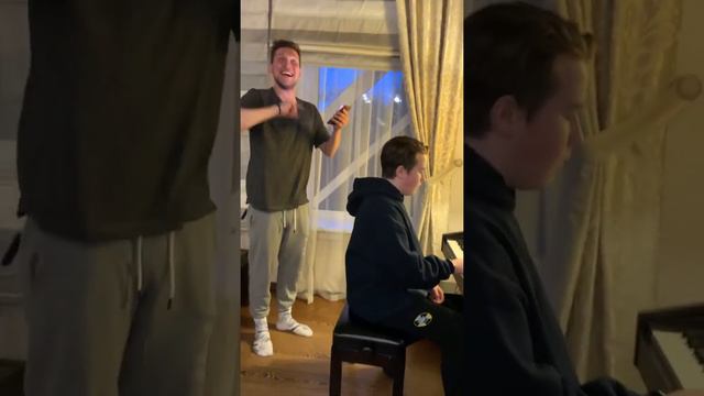 Богемская рапсодия в исполнении двух Максов смотреть онлайн