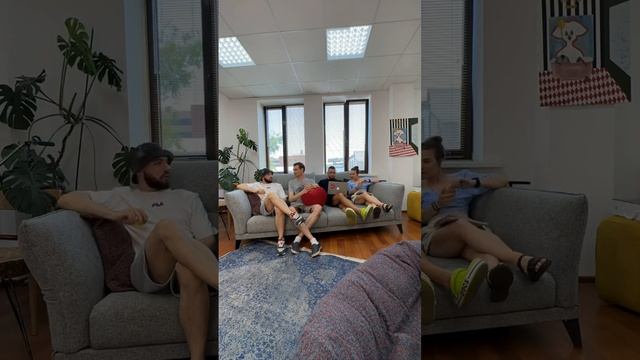 Вместительный диван для всей семьи. #дизайнинтерьера #design #sofa #советыдлядома