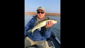 Рыбалка на Яузе.УГРОЖАЮТ УТОПИТЬ НАС!!