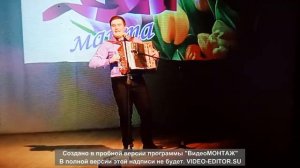 Стоит в сторонке старый дом.