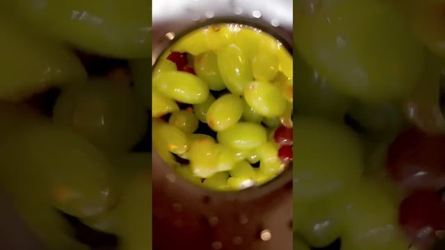 Nama Juicer vs. Grapes