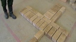 Кирпичная кладка с пересечением стены 1,5х1,5 кирпича по однорядной системе перевязки швов