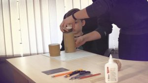 КОРМУШКА ДЛЯ ПТИЦ СВОИМИ РУКАМИ | из подручных средств за 2 минуты ?