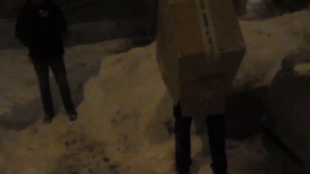 Пьяный Тоха #7.Писает на детской площадке. Одел коробку на голову и танцевал на улице смотреть онлайн