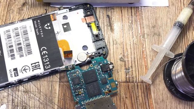 Замена контроллера  питания на телефоне Wileyfox.