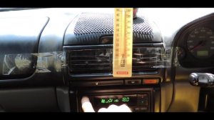 Замеряем температуру воздуха кондиционера Subaru Forester SF5