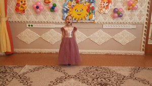 "Веселая песенка", музыка Г. Левдокимова, слова  И.  Бурсова. Исполняет Бегишева Стефания