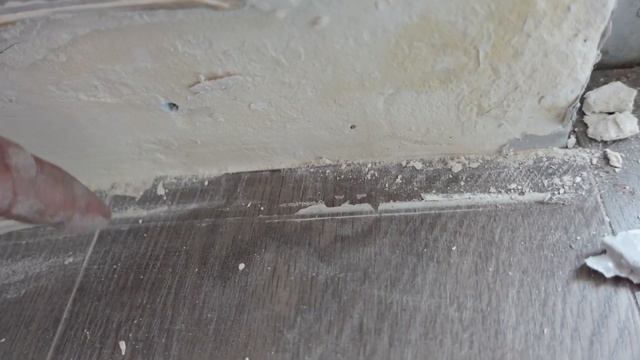 LIFTING LAMINATE FLOORING, LAMINATE EXPANSION PROBLEM, BUCKLING WOOD FLOORING