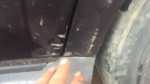 Установка порогов e55 AMG из стеклопластика на Mercedes w210