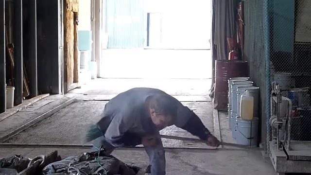 Нет гитары. Не беда, есть у Палыча метла! смотреть онлайн