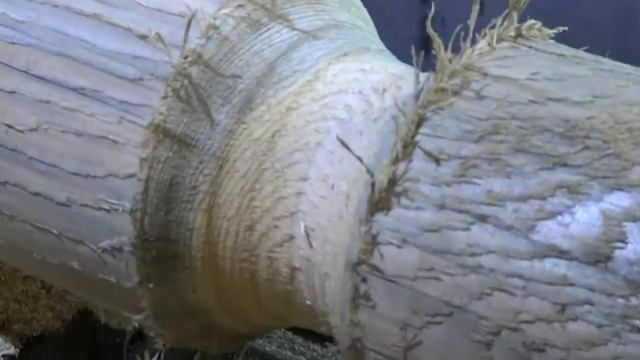 Резные столбы из дерева для колодца   _ применяем токарный станок