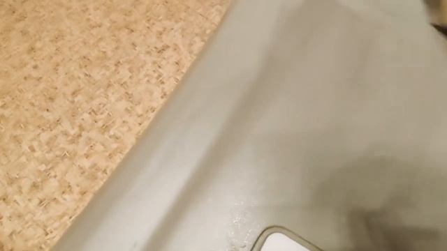 Как можно обновить пластиковую обшивку салона автомобиля с помощью краски.