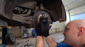 ЗАМЕНА КОЛОДОК РУЧНИКА SPORTAGE 4.ЗАМЕНА ЗАДНИХ ДИСКОВ 4К...