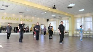 Танцуем ПРОСТЫЕ ДВИЖЕНИЯ под МЕДЛЕНННУЮ МУЗЫКУ  И НИКАКИХ КОМПОЗИЦИЙ!!! ОМСК  Lariva Dance  24 03 2