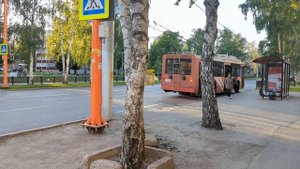 БТЗ-52761Р 1299 КВР МУП "СТУ", г. Стерлитамак, 14 маршрут, 28 июня 2022, проезд троллейбуса