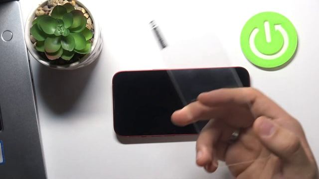 Как наклеить ЗАЩИТНОЕ СТЕКЛО на iPhone 13? АЙФОН 13 / установка ЗАЩИТНОЙ ПЛЁНКИ