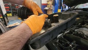 MERCEDES C300 W205 ENGINE OIL & OIL FILTER HOW TO CHANGE SERVICE REPLACEMENT MAINTENANCE PROCEDURE