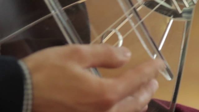 Эксклюзивная коллекция музыкальных инструментов из стекла! Часть 3. Стеклянная балалайка