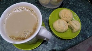 СНОВА ПЕРЕГОРЕЛО ХОРОШИЙ ФИЛЬМ ГОТОВЛЮ ПЕЧЕНЬЕ КНИЖНЫЕ ПОЛКИ