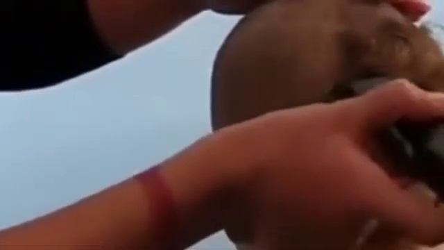 Beautiful lady headshave || Shave the female barber's hair off || Bald & Gorgeous!! смотреть онлайн