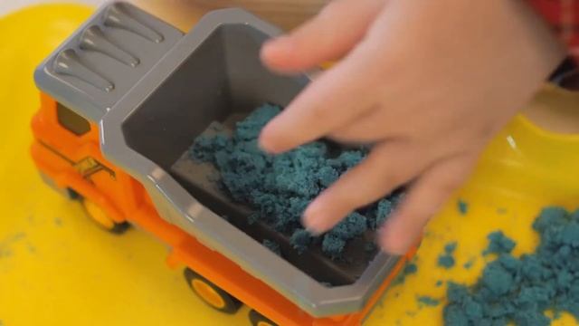 Игрушечная дорожная техника с аксесcуарами MAGNETIC ENGINEER SET смотреть онлайн