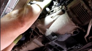 Снятие и установка стартера двигателя на Peugeot 407 1,8 Пежо 407 2005 года