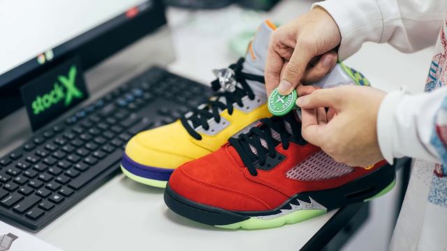 Why is Nike Suing Everyone? смотреть онлайн