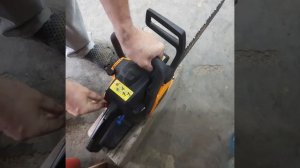 Холодный пуск бензопилы.