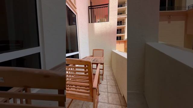 4th floor ocean view at the Palm Beach Marriott Singer Island смотреть онлайн