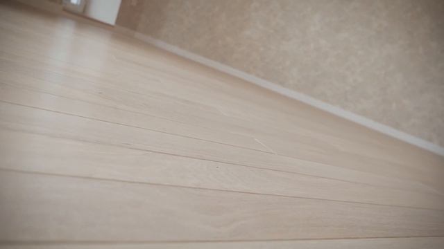 Узкоформатная массивная доска в интерьере