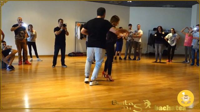 Bolero con pasos de Bachata смотреть онлайн