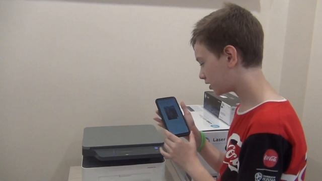 Принтер МФУ лазерный HP Laser 135w. Можно печатать со смартфона. смотреть онлайн