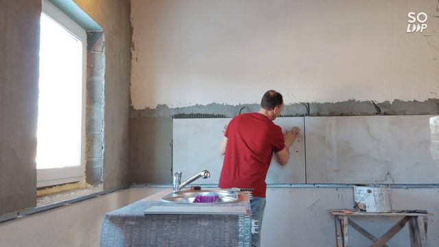 фартук из крупноформатного керамогранита