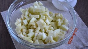 Пирог из слоеного теста с яблоками