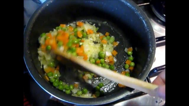 Арабский плов УУЗИ с курицей, морковью и зеленым горошком