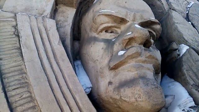 НАШЕЛ ЗАБРОШЕННЫЙ ПАМЯТНИК В И ЛЕНИНУ смотреть онлайн