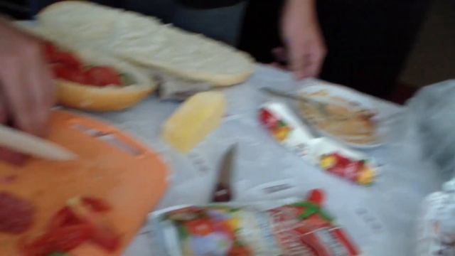 Готовим Нашу Фирменную пиццу смотреть онлайн