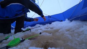 Рыбалка в Непогоду.Ловлю корюшку на море